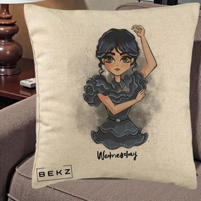 Perna Personalizata Wednesday Addams Dancing Queen, 40x40 cm, Bej, Husa Detasabila, Perna Inclusa, BEKZ®