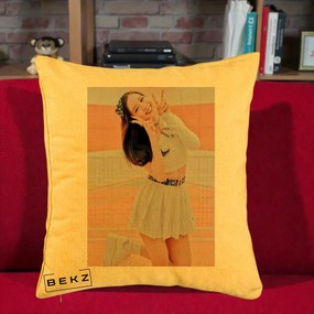 Perna Personalizata K-pop BLACKPINK Nayeon/Jisoo Tenis Alb, 40x40 cm, Galben, Husa Detasabila, Perna Inclusa, BEKZ®