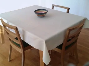 Fata de masa din teflon crem Dimensiune: 120 x 140 cm