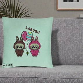 Perna Personalizata Labubu Cuplu cu Baloane, 40x40 cm, Verde Menta, Husa Detasabila, Perna Inclusa, BEKZ®