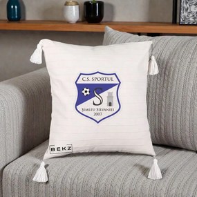 Perna Personalizata CS Sportul Simleu Silvaniei 2007, 40x40 cm, Bej cu Franjuri, Husa Detasabila, Perna Inclusa, BEKZ®