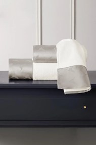Set cadou de prosoape și prosop de corp COLIBRI, 3 buc Alb – Broderie gri Set (prosop mic 30x50cm, prosop 50x100cm, prosop de corp 75x150cm)