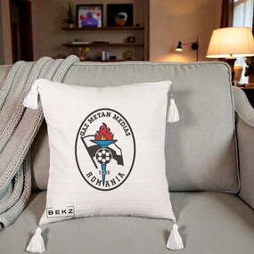 Perna Personalizata Gaz Metan Medias 1945 Fotbal, 40x40 cm, Bej cu Franjuri, Husa Detasabila, Perna Inclusa, BEKZ®