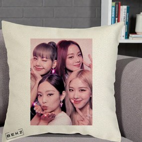 Perna Personalizata K-pop BLACKPINK Foto Grup Selfie Roz cu Glitter, 40x40 cm, Ecru, Husa Detasabila, Perna Inclusa, BEKZ®