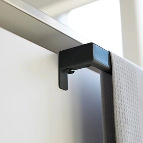 Suport pentru prosoape de bucătărie negru de agățat Tower – YAMAZAKI