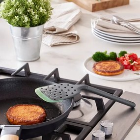 Spatula cu fante Lekue 1010182, 30,6 cm, Rezistenta la zgarieturi, 4/220 °C, Margine flexibila, Verde