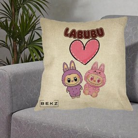Perna Personalizata Labubu Cuplu Inima, 40x40 cm, Crem, Husa Detasabila, Perna Inclusa, BEKZ®