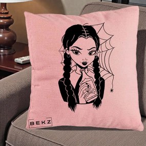 Perna Personalizata Wednesday cu Panza de Paianjen, 40x40 cm, Roz, Husa Detasabila, Perna Inclusa, BEKZ®