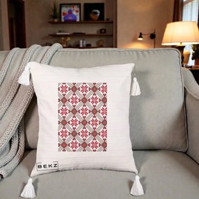 Perna Personalizata Motiv Traditional Ie Romaneasca Rosu, 40x40 cm, Bej cu Franjuri, Husa Detasabila, Perna Inclusa, BEKZ®