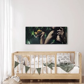 Tablou - Femeia grațioasă cu fluture (120x50 cm)