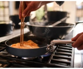 Tigăi cu suprafață ceramică 2 buc. Space – Joseph Joseph