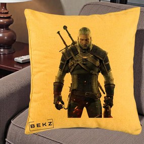 Perna Personalizata The Witcher Geralt of Rivia Portret, 40x40 cm, Galben, Husa Detasabila, Perna Inclusa, BEKZ®