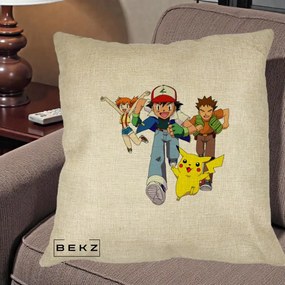 Perna Personalizata Pokemon Ash Misty Brock si Pikachu, 40x40 cm, Crem, Husa Detasabila, Perna Inclusa, BEKZ®