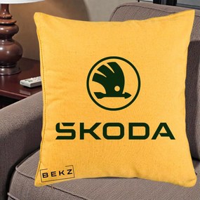 Perna Personalizata cu emblema Skoda, 40x40 cm, Galben, Husa Detasabila, Perna Inclusa, BEKZ®