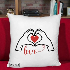 Perna Decorativa Love Maini Inima cu Inscriptie Love Rosu, 40x40 cm, Alb Pufos, Husa Detasabila, Perna Inclusa, BEKZ®