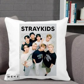 Perna Personalizata K-pop Stray Kids STRAYKIDS Alb-Negru cu Foto Grup, 40x40 cm, Alba Mata, Husa Detasabila, Perna Inclusa, BEKZ®