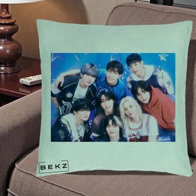 Perna Personalizata K-Pop Grup Foto Stele, 40x40 cm, Verde Menta, Husa Detasabila, Perna Inclusa, BEKZ®