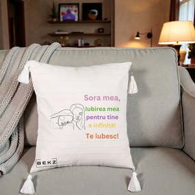 Cadou pentru Sora - Perna Personalizata Sora Mea Te Iubesc Line Art Fete Colorate Brate Ridicate, 40x40 cm, Bej cu Franjuri, Husa Detasabila, Perna Inclusa, BEKZ®