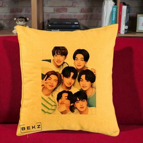 Perna Personalizata K-pop BTS Bangtan Boys Portret Grup Fanart, 40x40 cm, Galben, Husa Detasabila, Perna Inclusa, BEKZ®