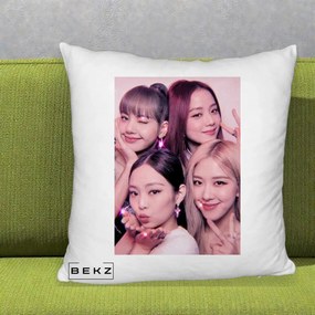 Perna Personalizata K-pop BLACKPINK Foto Grup Selfie Roz cu Glitter, 40x40 cm, Alb Pufos, Husa Detasabila, Perna Inclusa, BEKZ®