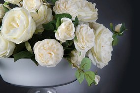 Aranjament floral CAMILLA ROSES WHITE