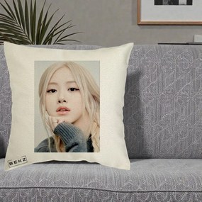 Perna Personalizata K-pop BLACKPINK Rose cu Jucarie de Plus, 40x40 cm, Ecru, Husa Detasabila, Perna Inclusa, BEKZ®