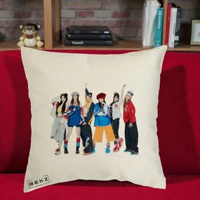 Perna Personalizata Grup K-pop Fete in Picioare Foto, 40x40 cm, Ecru, Husa Detasabila, Perna Inclusa, BEKZ®
