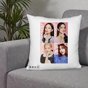Perna Personalizata K-pop BLACKPINK Colaj 4 Portrete cu Semnature, 40x40 cm, Alb Pufos, Husa Detasabila, Perna Inclusa, BEKZ®