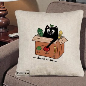 Perna Decorativa Pisica in Cutie No Desire to Fit In, 40x40 cm, Bej Canapea, Husa Detasabila, Perna Inclusa, BEKZ®
