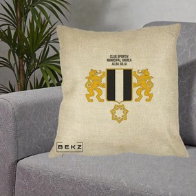 Perna Personalizata CSM Unirea Alba Iulia Fotbal, 40x40 cm, Crem, Husa Detasabila, Perna Inclusa, BEKZ®
