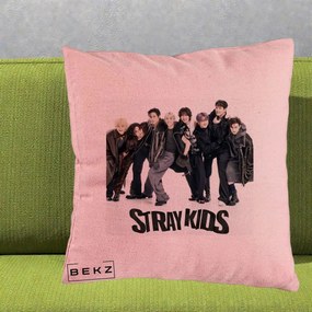 Perna Personalizata K-pop Stray Kids Outfit Negru, 40x40 cm, Roz, Husa Detasabila, Perna Inclusa, BEKZ®
