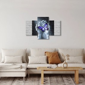 Tablou - Fluture violet pe perete (90x60 cm)