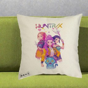 Perna Personalizata K-pop HUNTRX Trio Foto cu Pisica, 40x40 cm, Ecru, Husa Detasabila, Perna Inclusa, BEKZ®