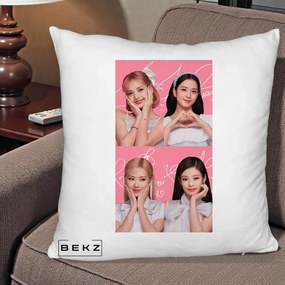 Perna Personalizata K-pop BLACKPINK Colaj Roz, 40x40 cm, Alb Pufos, Husa Detasabila, Perna Inclusa, BEKZ®