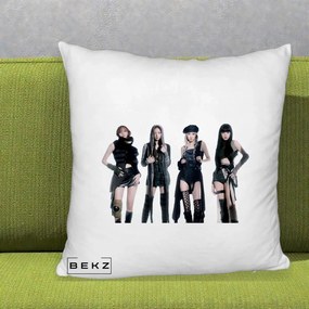 Perna Personalizata K-pop BLACKPINK Tinute Negre Elegante Grup, 40x40 cm, Alb Pufos, Husa Detasabila, Perna Inclusa, BEKZ®