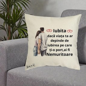 Cadou pentru Iubita - Perna Personalizata Iubita Nemuritoare cu Cuplu Acuarela Roz si Inimi, 40x40 cm, Ecru, Husa Detasabila, Perna Inclusa, BEKZ®