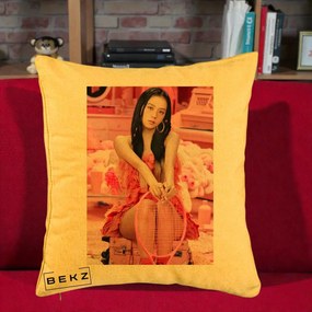 Perna Personalizata K-pop BLACKPINK Jisoo Pink Room, 40x40 cm, Galben, Husa Detasabila, Perna Inclusa, BEKZ®