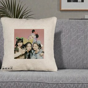 Perna Personalizata K-pop BLACKPINK Accesorii Haioase, 40x40 cm, Bej Canapea, Husa Detasabila, Perna Inclusa, BEKZ®