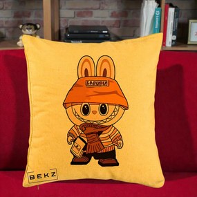 Perna Personalizata Labubu Streetwear Portocaliu, 40x40 cm, Galben, Husa Detasabila, Perna Inclusa, BEKZ®