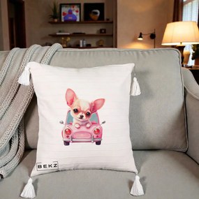Perna Decorativa Chihuahua Roz in Masinuta, 40x40 cm, Bej cu Franjuri, Husa Detasabila, Perna Inclusa, BEKZ®