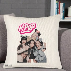 Perna Personalizata BLACKPINK K-Pop Grup Pozitii Amuzante, 40x40 cm, Crem Reliefat, Husa Detasabila, Perna Inclusa, BEKZ®