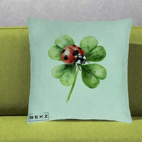 Perna Decorativa Buburuza Norocoasa pe Trifoi cu Patru Foi, 40x40 cm, Verde Menta, Husa Detasabila, Perna Inclusa, BEKZ®