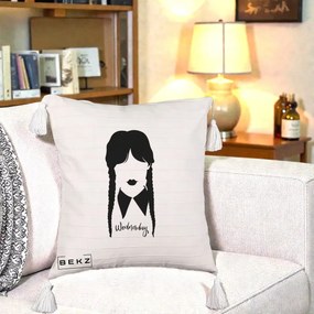 Perna Personalizata Wednesday Addams Silueta Alb-Negru, 40x40 cm, Bej cu Franjuri, Husa Detasabila, Perna Inclusa, BEKZ®