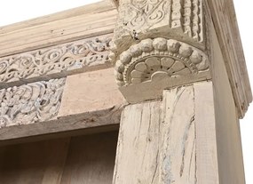 Bibliotecă înaltă din lemn masiv de tec, natur, cu 3 rafturi deschise și sculpturi vechi lucrate manual, 210 x 150 x 60 cm, „Parthenon”