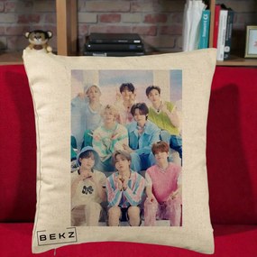 Perna Personalizata K-Pop Grup Foto Pasteluri cu 8 Artisti, 40x40 cm, Bej, Husa Detasabila, Perna Inclusa, BEKZ®