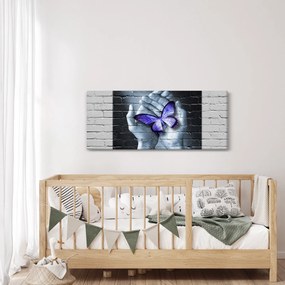 Tablou - Fluture violet pe perete (120x50 cm)