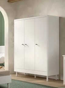 Dulap cu 3 Uși Forrest Beech, pentru Camera Copii, din Lemn de Fag Lăcuit Alb – Vipack