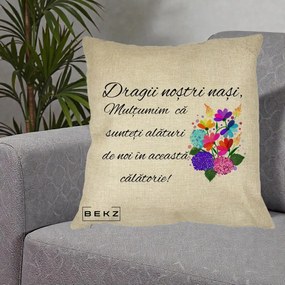 Cadou pentru Nasi - Perna Personalizata Dragii Nostri Nasi Multumim cu Flori Multicolore, 40x40 cm, Crem, Husa Detasabila, Perna Inclusa, BEKZ®