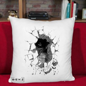 Perna Personalizata Attack on Titan Titan Crapand Zidul, 40x40 cm, Alb Pufos, Husa Detasabila, Perna Inclusa, BEKZ®