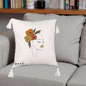 Perna Decorativa Portret Feminin Trandafiri Ruginii, 40x40 cm, Bej cu Franjuri, Husa Detasabila, Perna Inclusa, BEKZ®